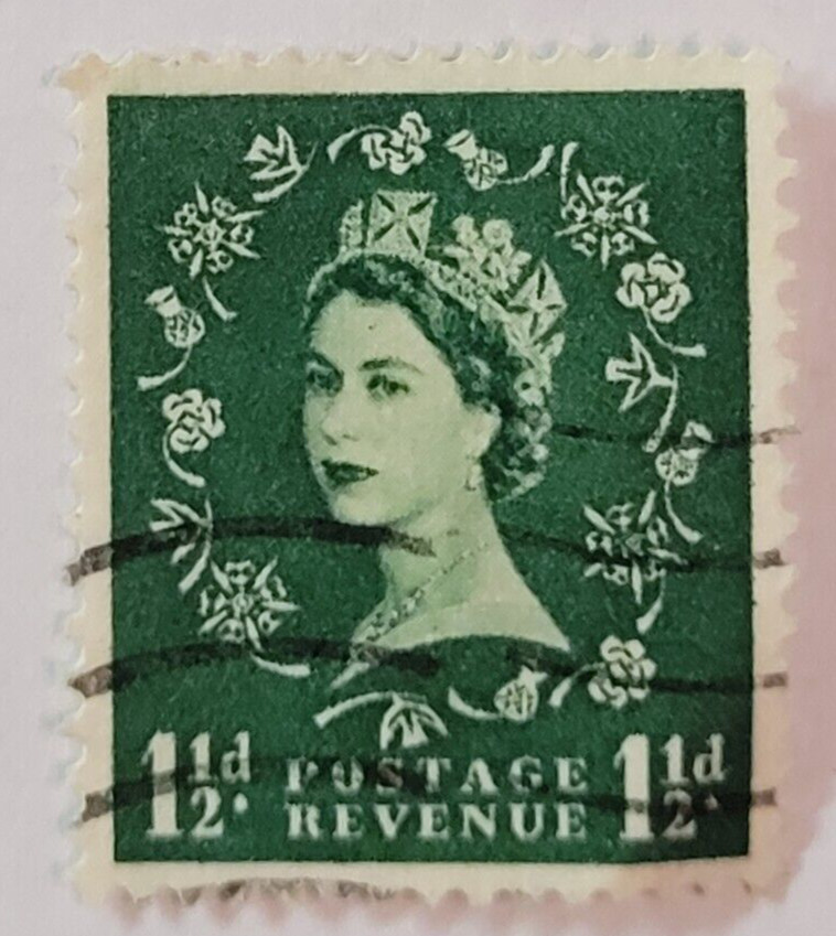 Postage Revenue 1½D Stamp ~ Queen Elizabeth II ~ Green ~ Posted ~ 1950's - 04