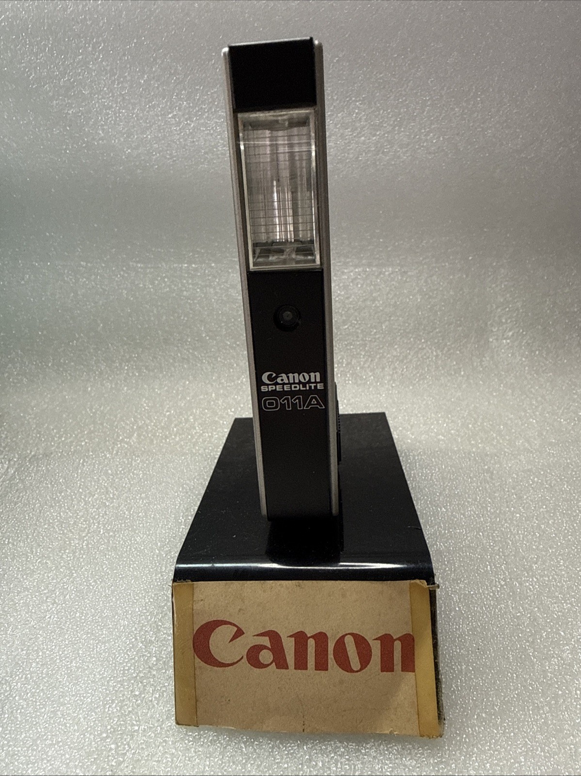 Vintage Canon Speedlite 011A Flash Mounted Dealer Display Stand Collectible Rare