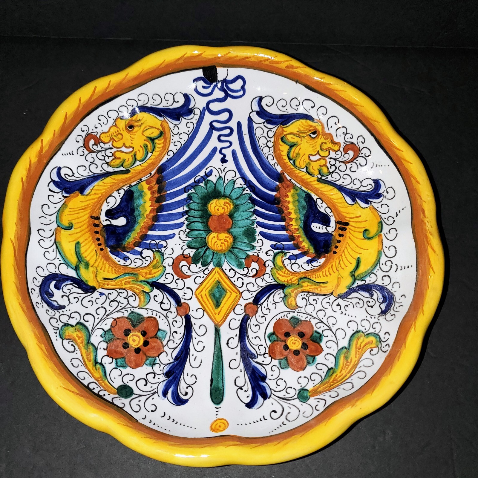Deruta Italy Raffaellesco Hand Painted Dragon Scalloped Dish Plate 9.5" Majolica