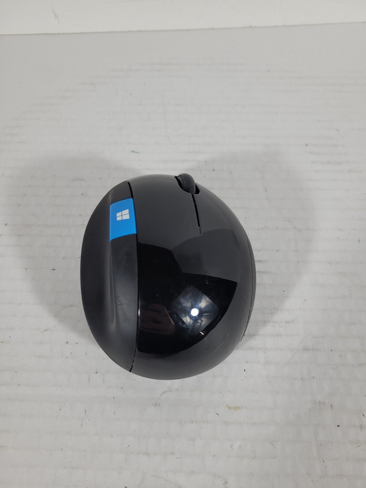 Microsoft Sculpt #1560 Ergonomic Wireless Mouse Surface No Dongle Ships Free 