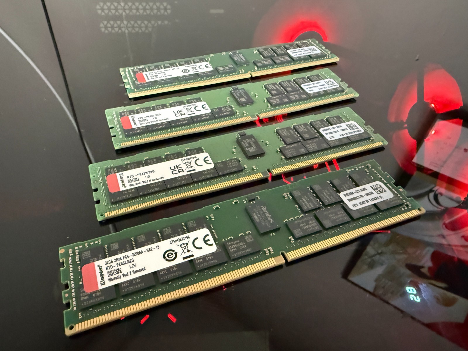 Kingston 32 GB 2Rx4 DDR4 3200 MT/s PC4-25600 RDIMM ECC KTD-PE432/32G