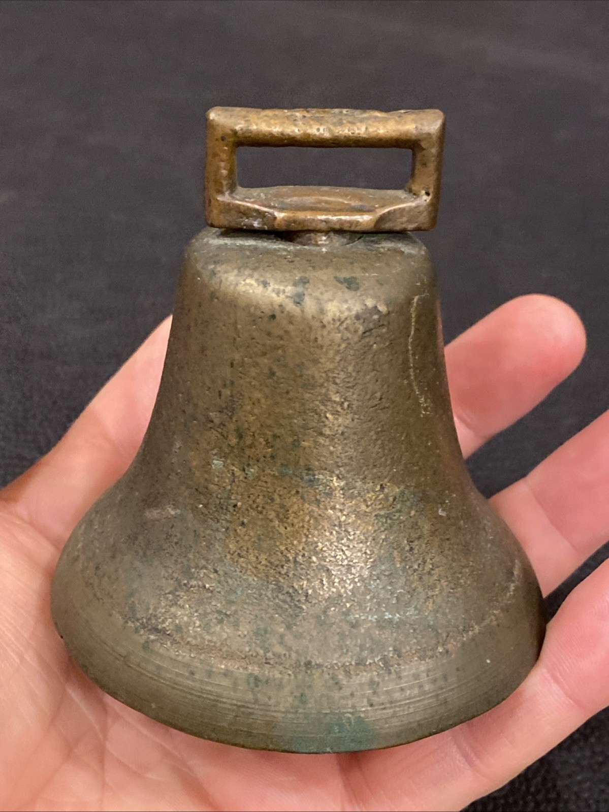 ANTIQUE PRIMITIVE COW GOAT BELL CONESTOGA BRASS CLAPPER & HANDLE 3” Tall 3” Diam