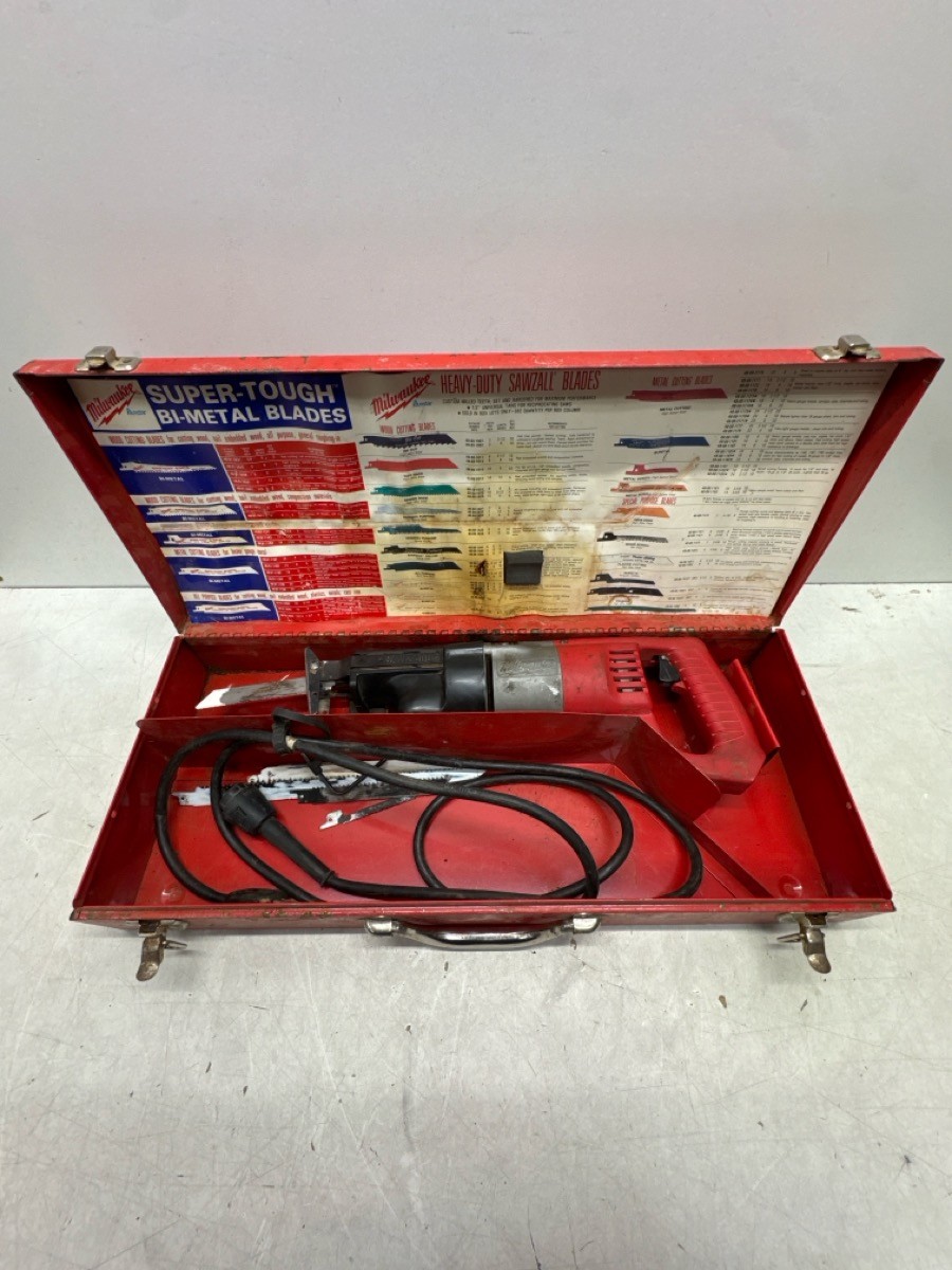 MILWAUKEE RECIPROCATING SAW 6511 (P03061785)