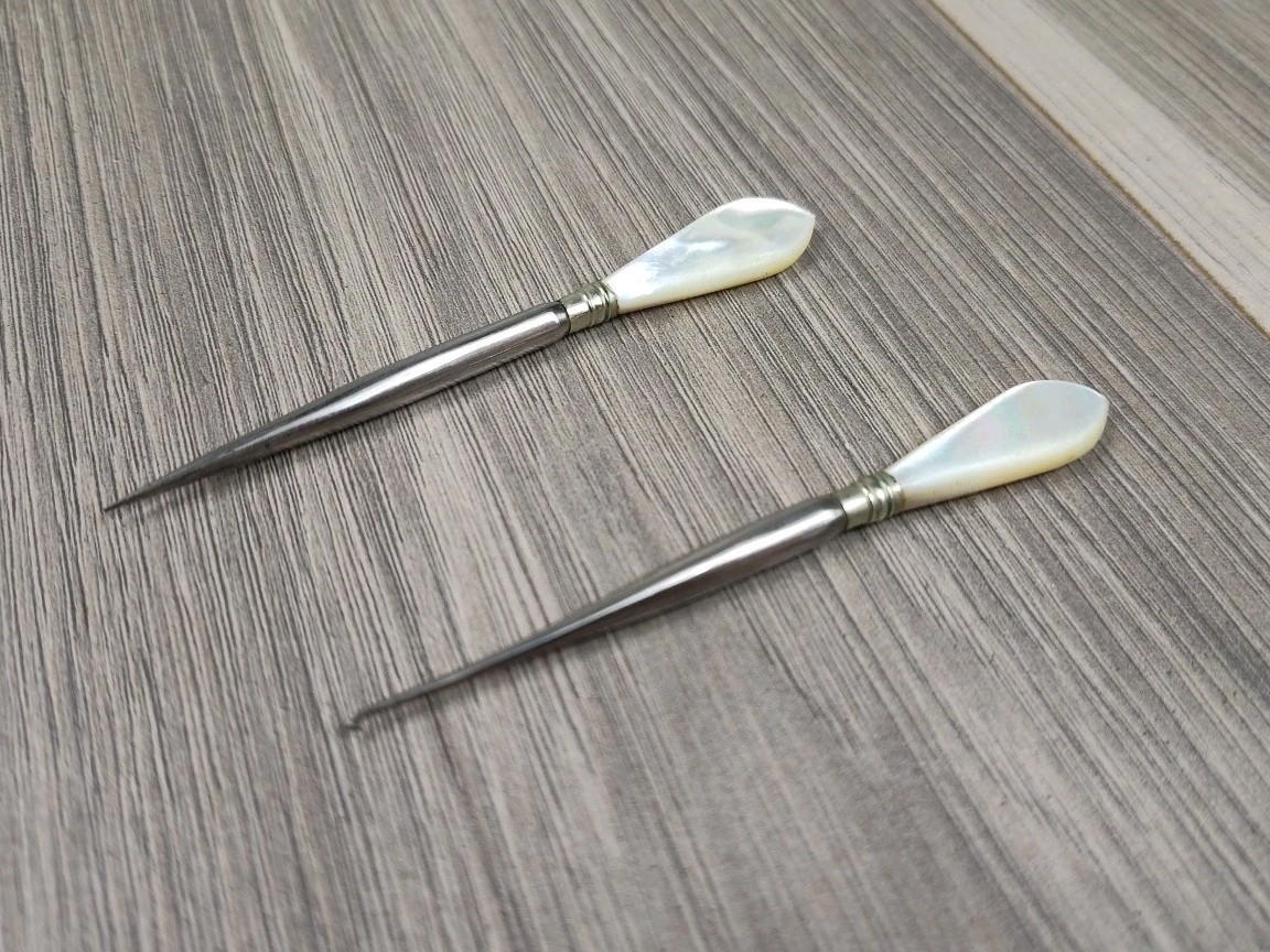 Antique Needles For Catching Loops Collectable Needles Mother Of Pearl Handles