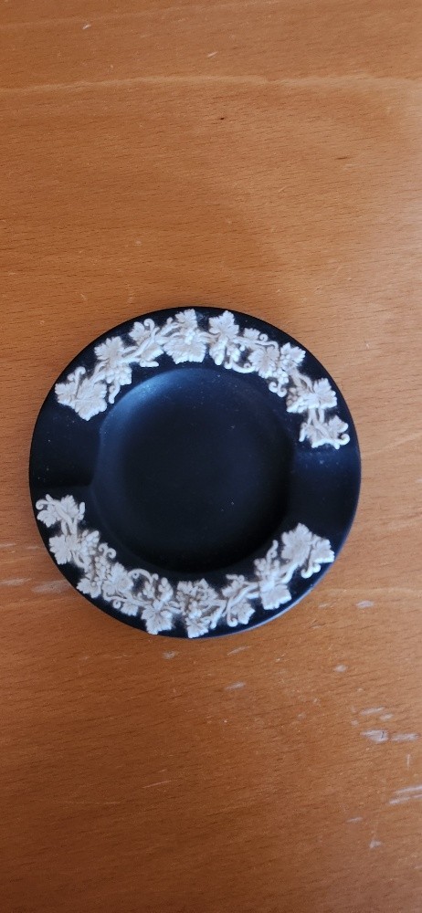 WEDGEWOOD BLACK JASPERWARE ASH TRAY