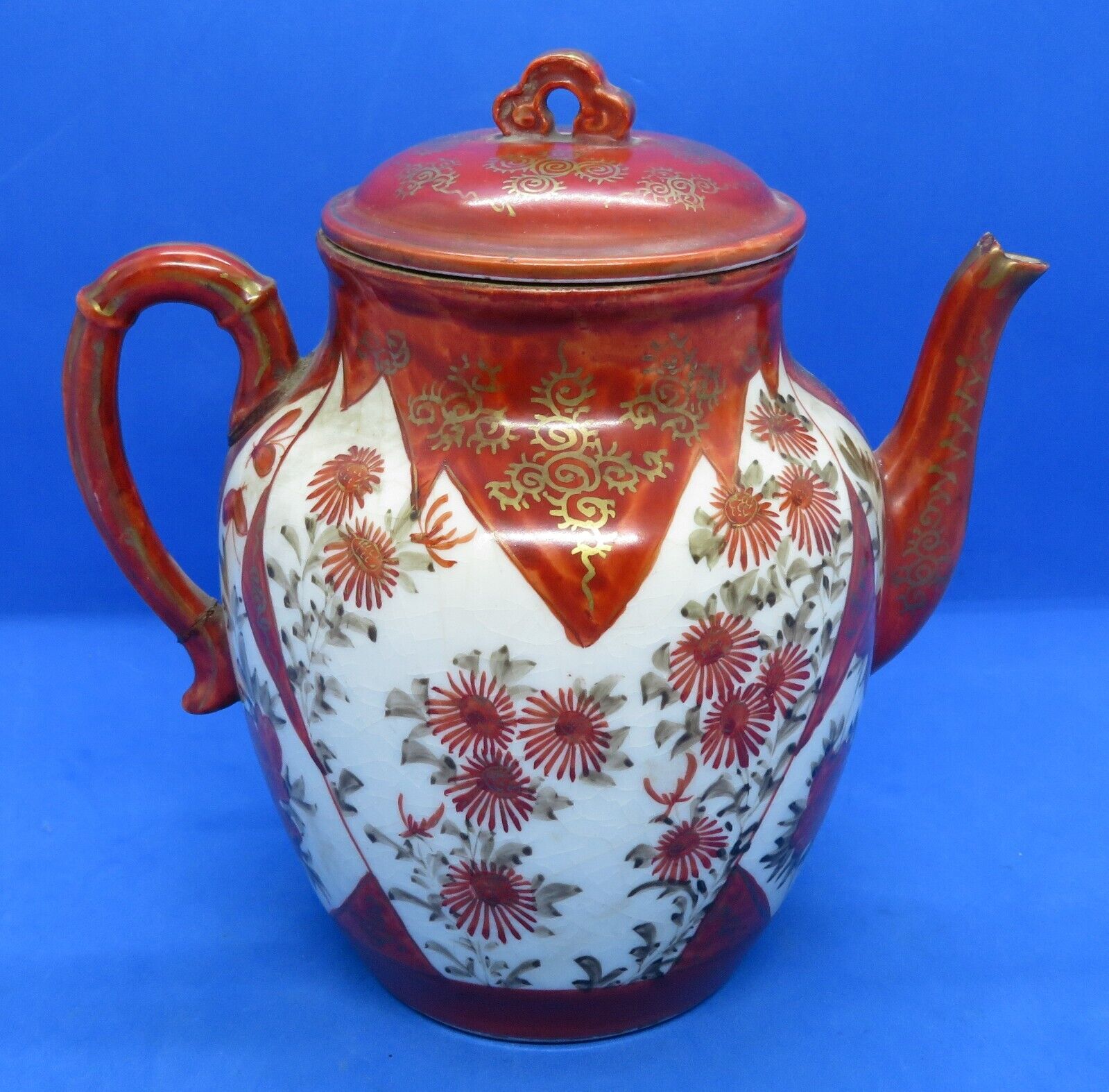 . Japanese Kutani vintage Victorian Meiji period oriental antique teapot