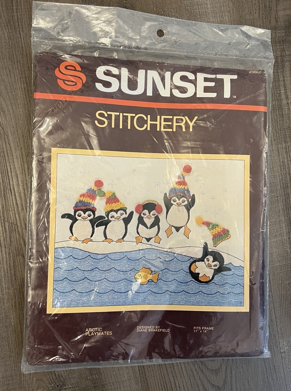 Vintage SUNSET STITCHERY ARCTIC PLAYMATES PENGUIN NEEDLEPOINT KIT New In Package