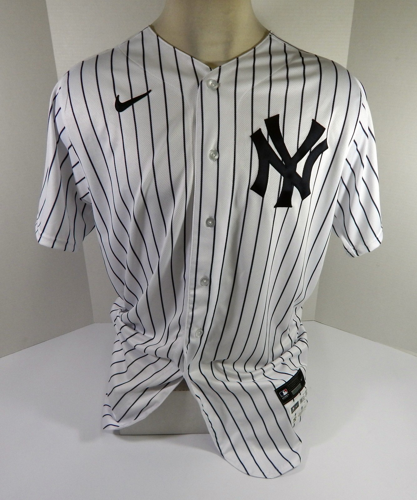 2022 New York Yankees Aroldis Chapman #54 Game Issued White Jersey 46 2
