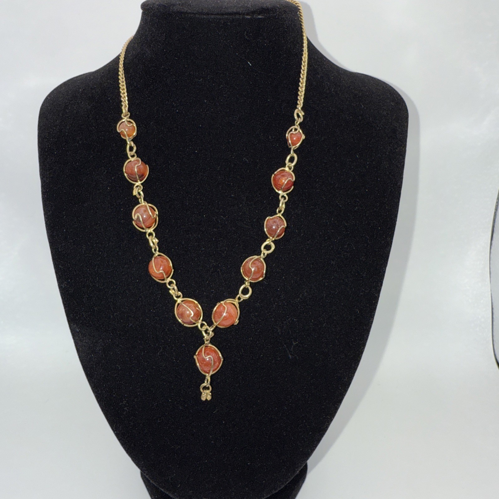 Vintage Necklace Ornate Encased Red Carnelian Agate Stones Gold Tone 16”