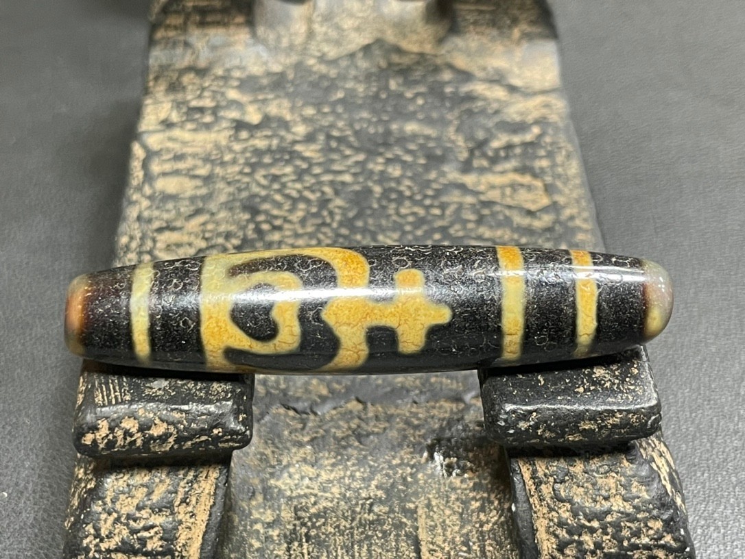 Old Tibetan Nepalese Himalayan Ancient eye Old Dzi Talisman Beads Amulet 宝瓶天珠