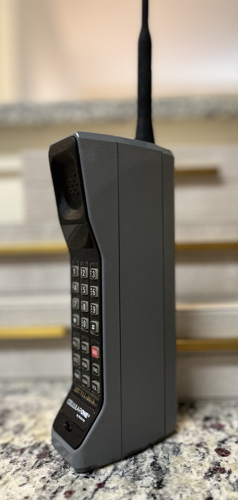 Vintage Motorola DynaTAC 8000M Thick Brick Cell Phone Gray Used In Original Box 