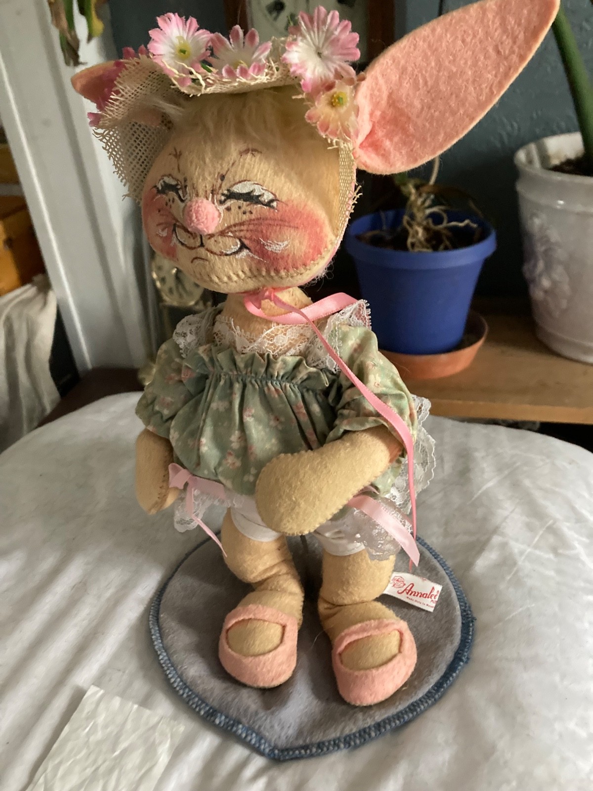 Annalee Spring Rabbit 1984 with stand in great used condition 