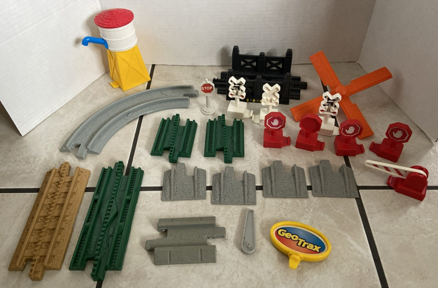 Assorted Lot of 24 Misc. Pieces Fisher-Price Geotrax Geo Trax Train *used*