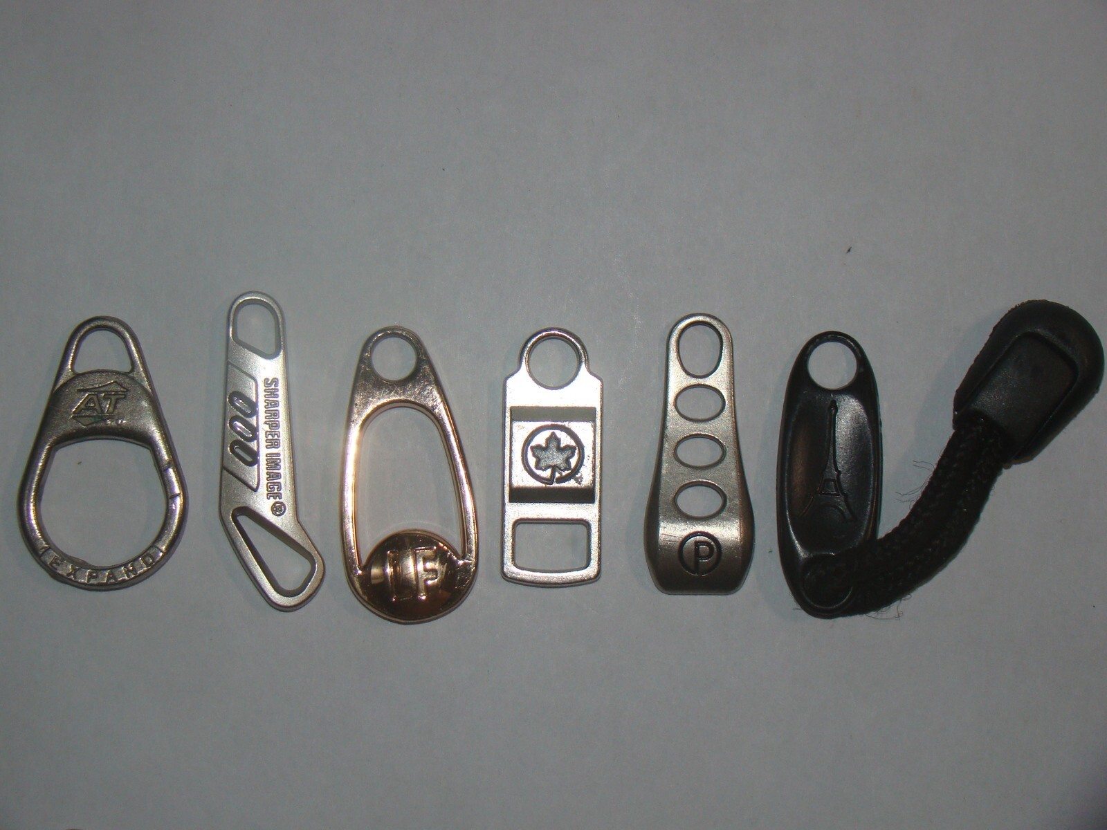 Lot of (6) Luggage Replacement Zipper Pulls