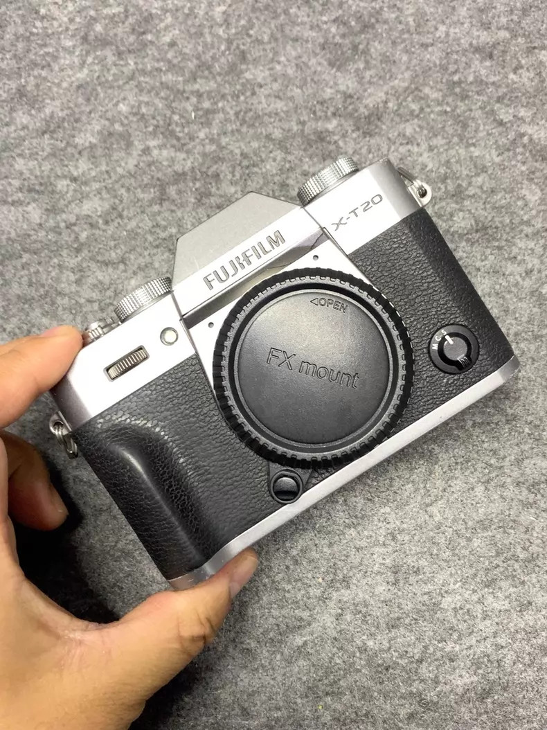 Fujifilm X-T20 24.3MP 4K Video Digital Camera Body Only English Silver 90%New