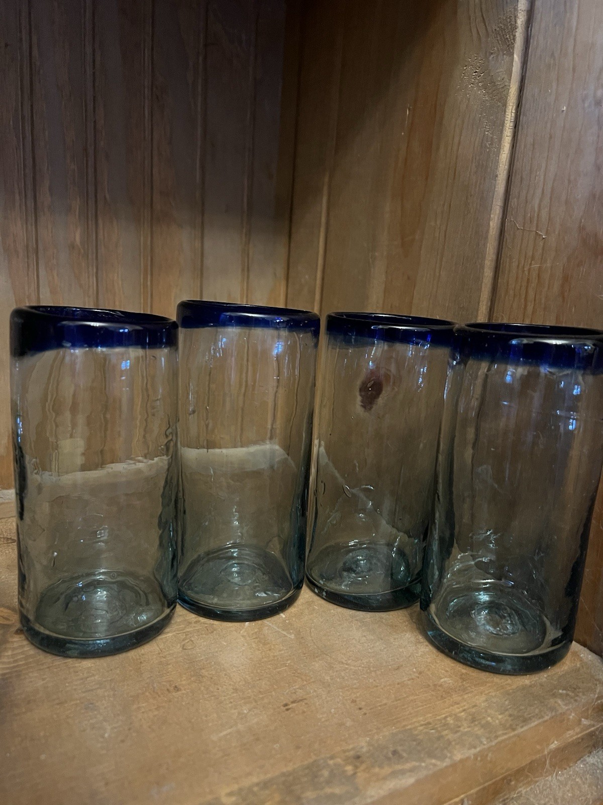Set of 4 Clear Glass Tumbler Glasses with Blue Rim, Round Shape