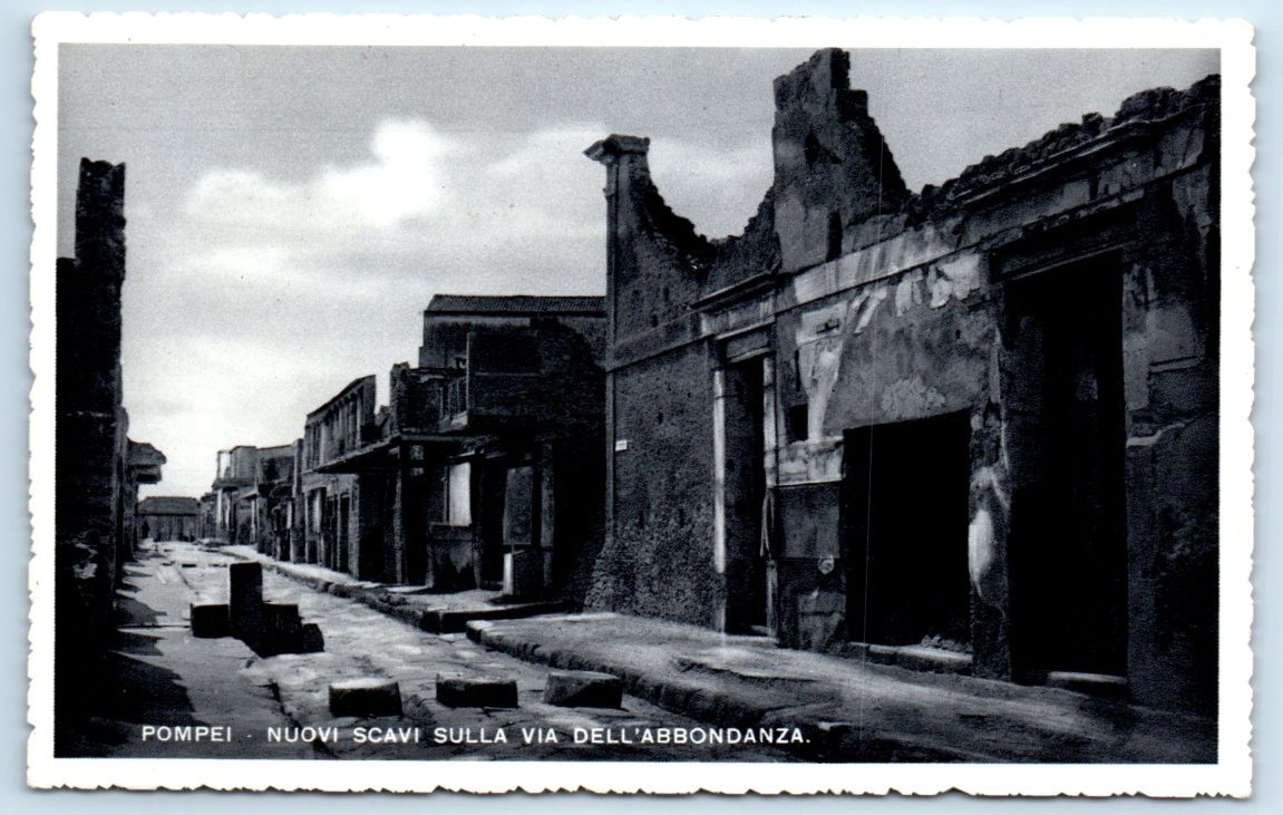 RPPC Nuovi Scavi sulla Via Dell'Abbondanza - Pompei ITALY Postcard