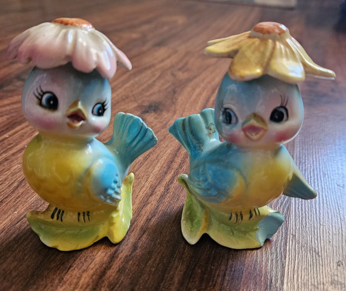 Lefton? Vintage Blue Birds Salt & Pepper Shakers- Super Cute- please read