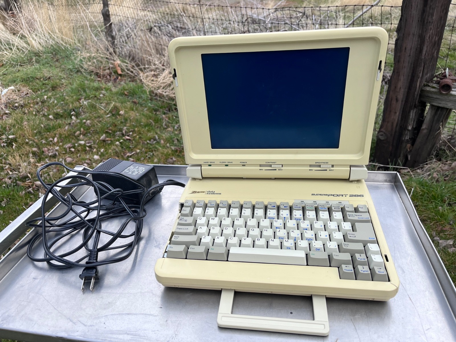 VTG  Zenith Data Systems SuperSport 286 portable computer ZWL-0200-02