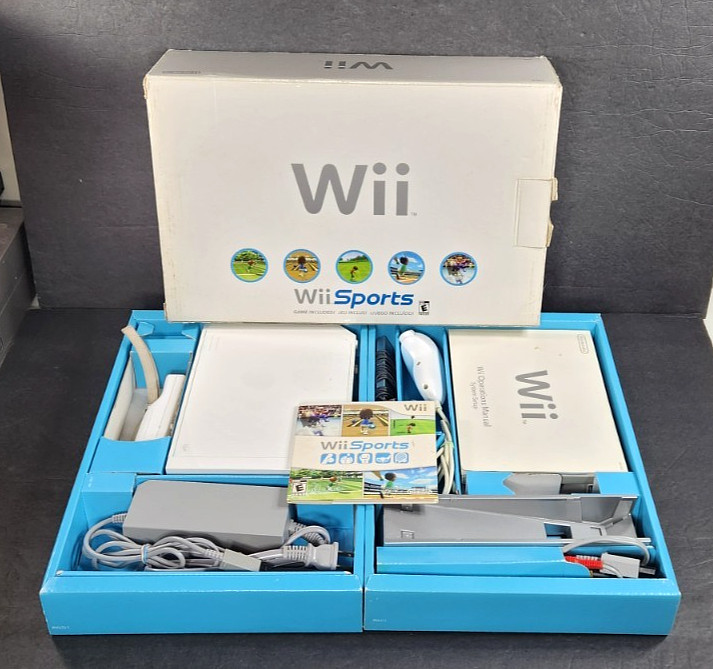 Nintendo Wii Sports Console Bundle White RVL-001 w/ Original Box & Game CIB