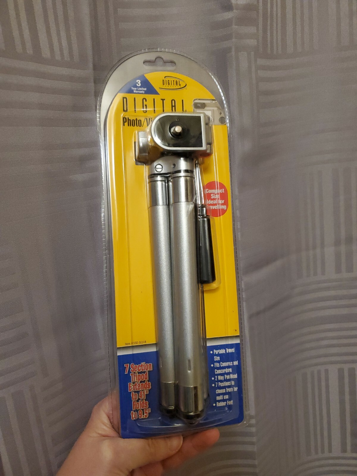 NIP Camera Camcorder Tripod by Digital Concepts 7 Sections to 41" Portable 9.5"