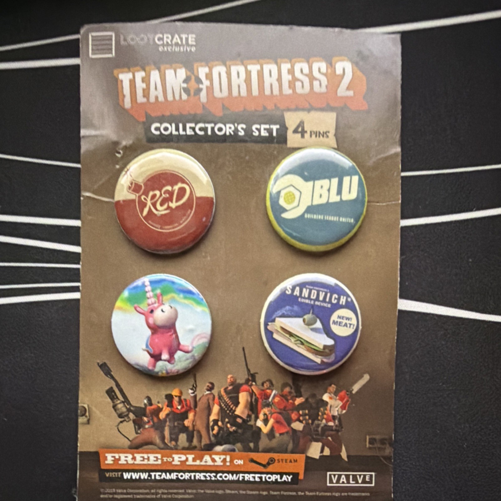 Loot Crate Team Fortress 2 Collector's Set 4 Pins RED BLU Sandvich Balloonicorn
