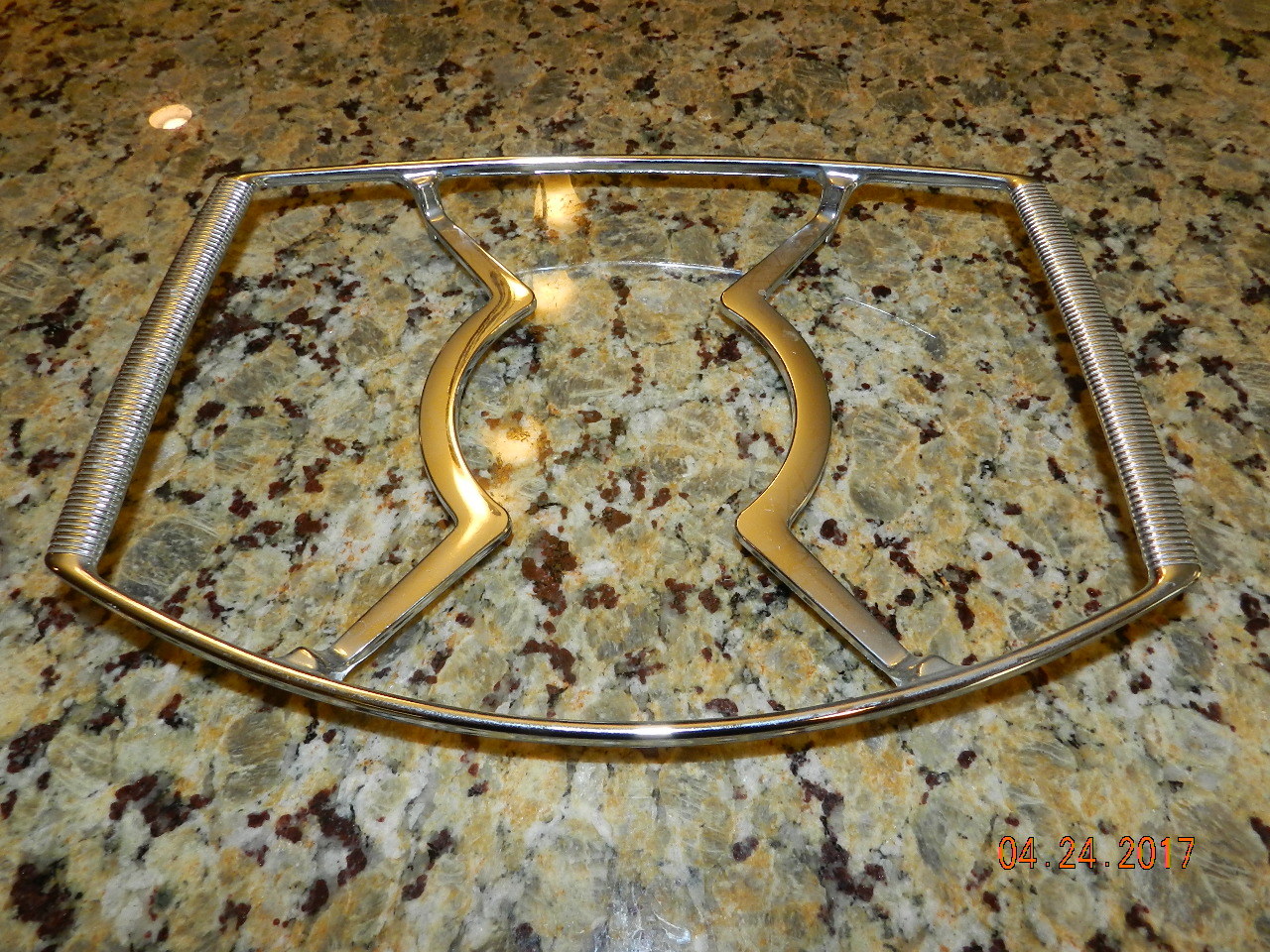 Corning Ware Serving Cradle Stand Platinum-colored P-16-M