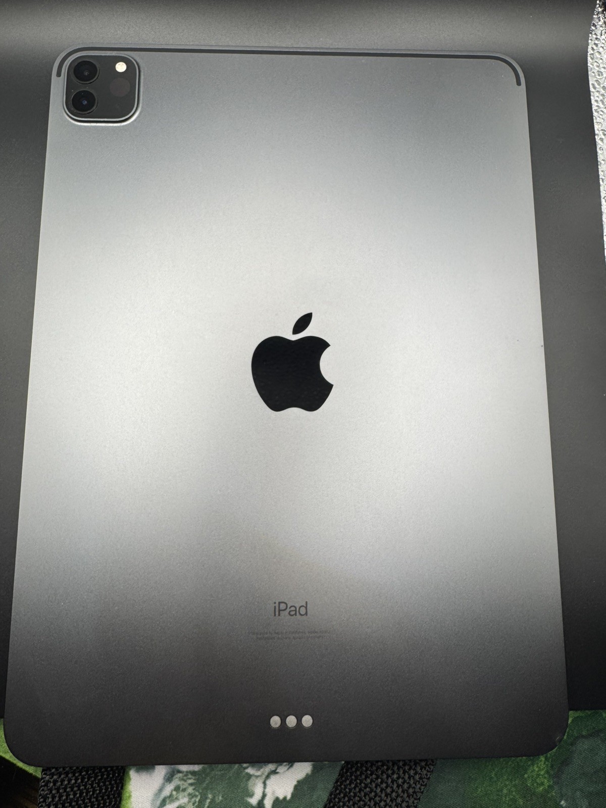 Apple iPad Pro 11-inch (3rd Gen M1) 256GB Space Gray w/Magic Keyboard