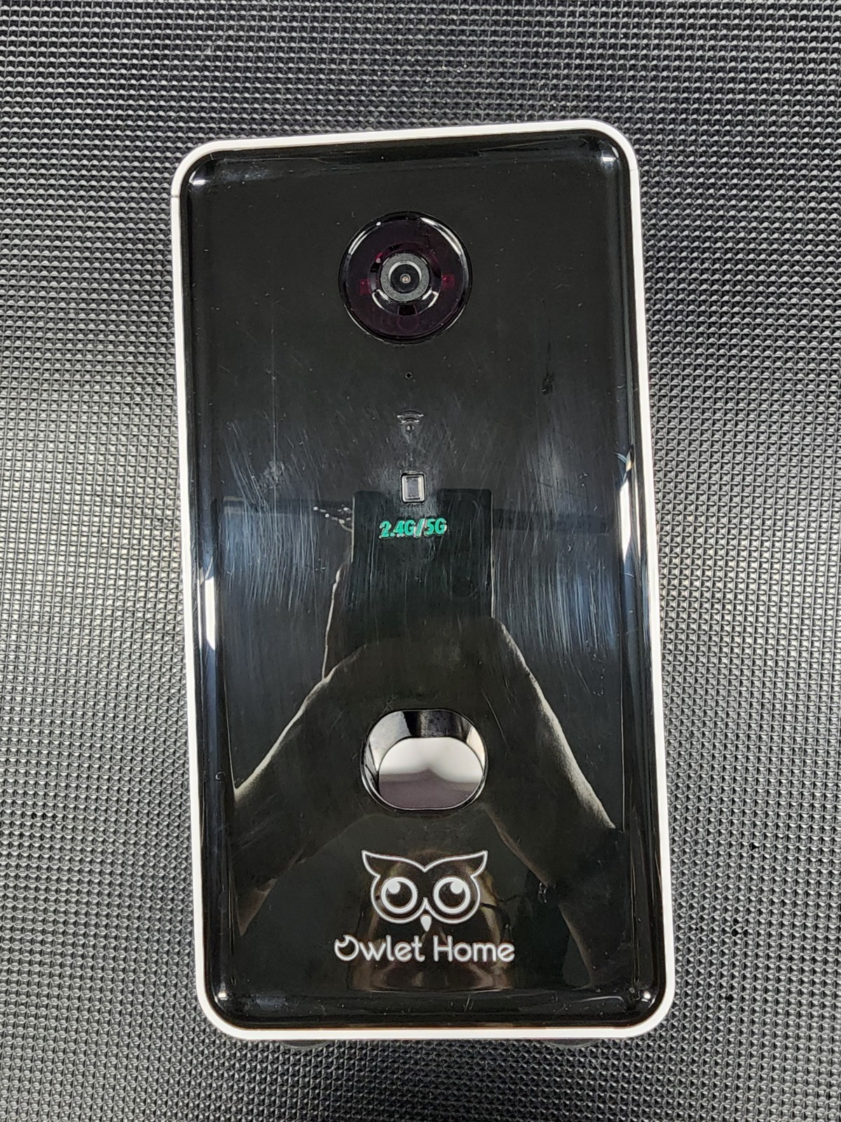 Owlet Home Smart Treat Tossing Dog Camera 1080p HD WiFi Live Stream 2 Way Audio 