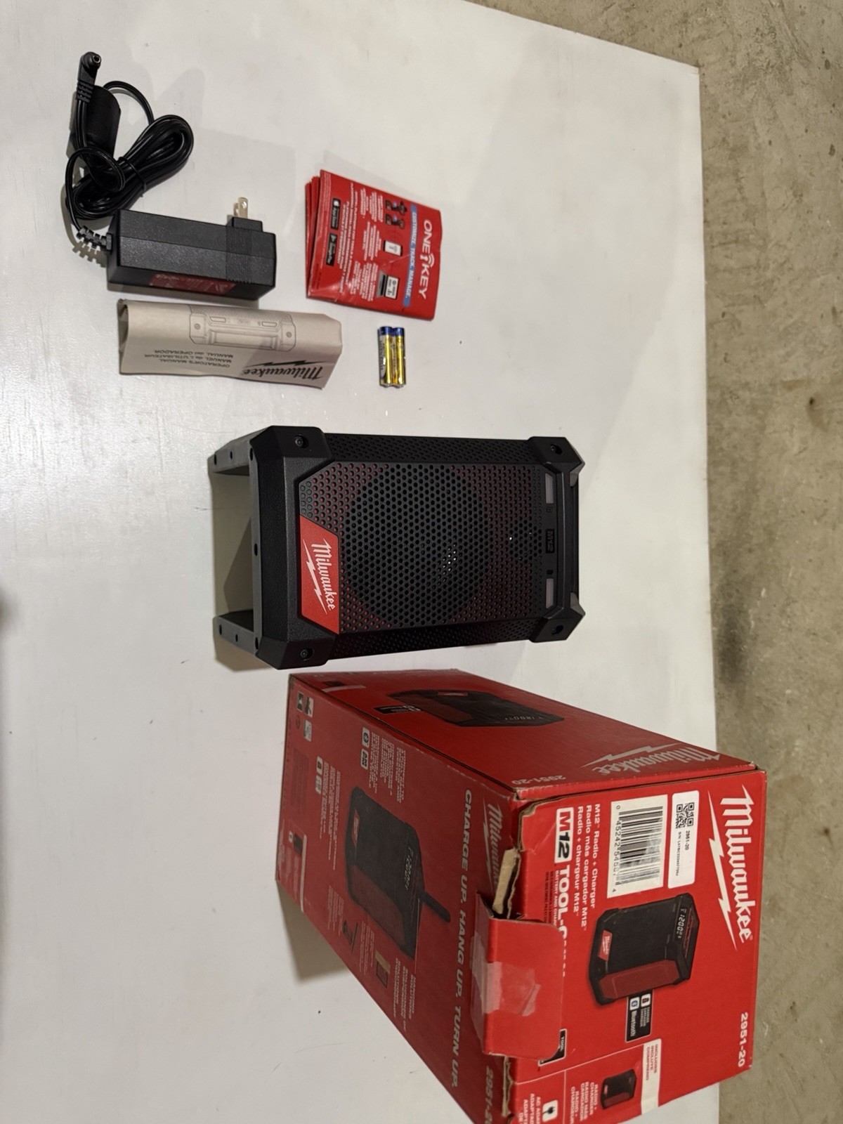 Milwaukee 2951-20 M12 Lithium-Ion Cordless Jobsite Radio/Bluetooth Speaker