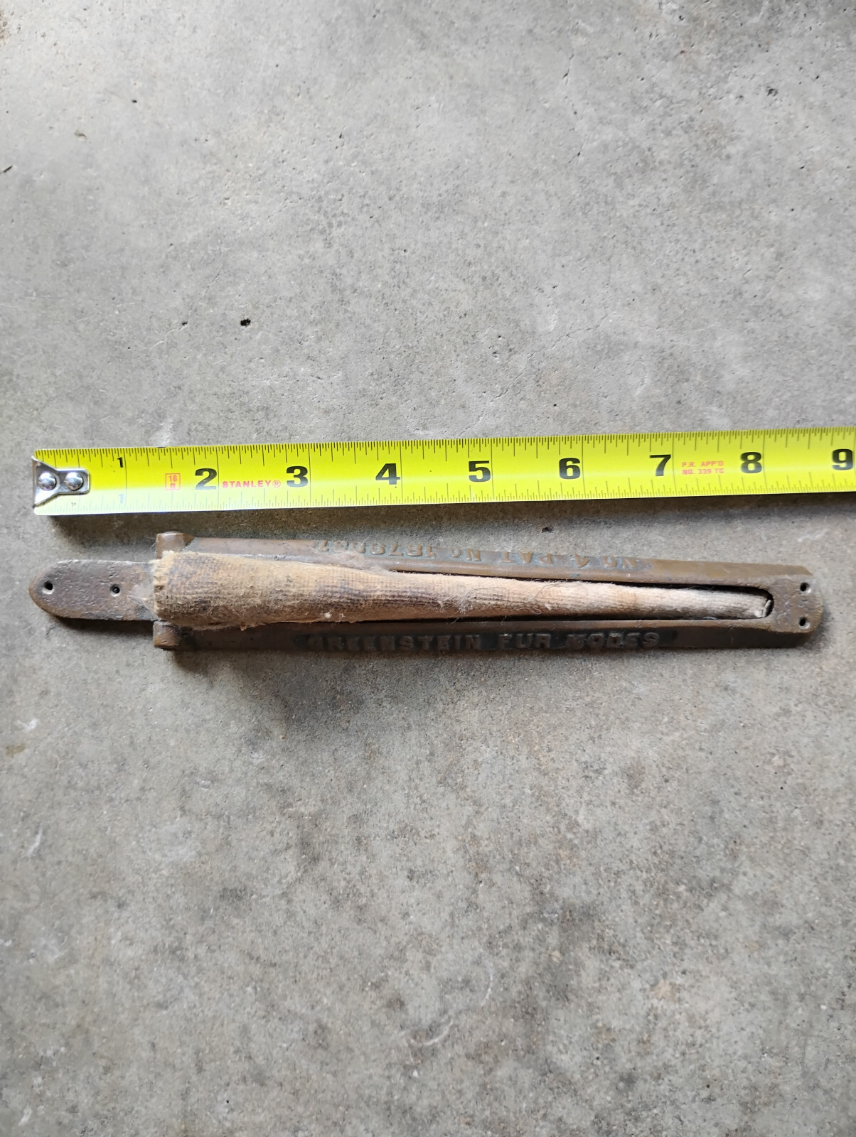 ANTIQUE GREENSTEIN FUR MODES BRASS STRETCHER TOOL NO. 4