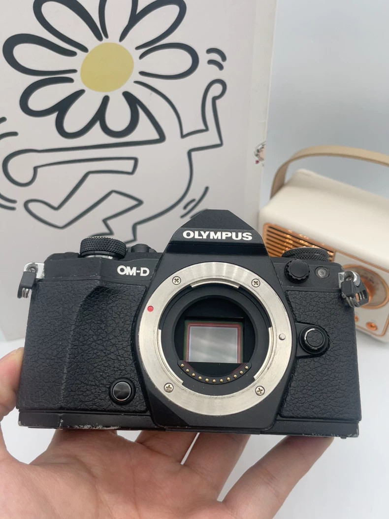 Olympus OM-D E-M5 Mark II 16.1MP Digital Camera - BLACK(Body Only)