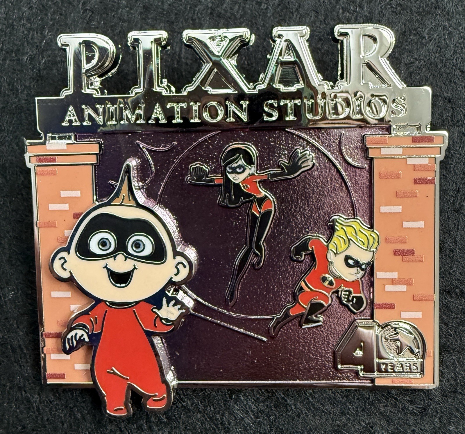 Disney Pixar 40 Year Anniversary Incredibles 2 LE 700 pin box Set 4 Jack Jack