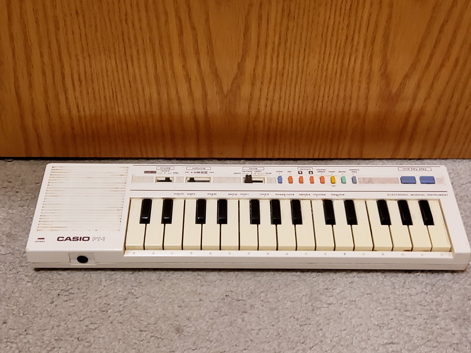 Vintage Casio PT-1 Mini Keyboard 1980s 29-Key Mini Synthesizer White Works READ