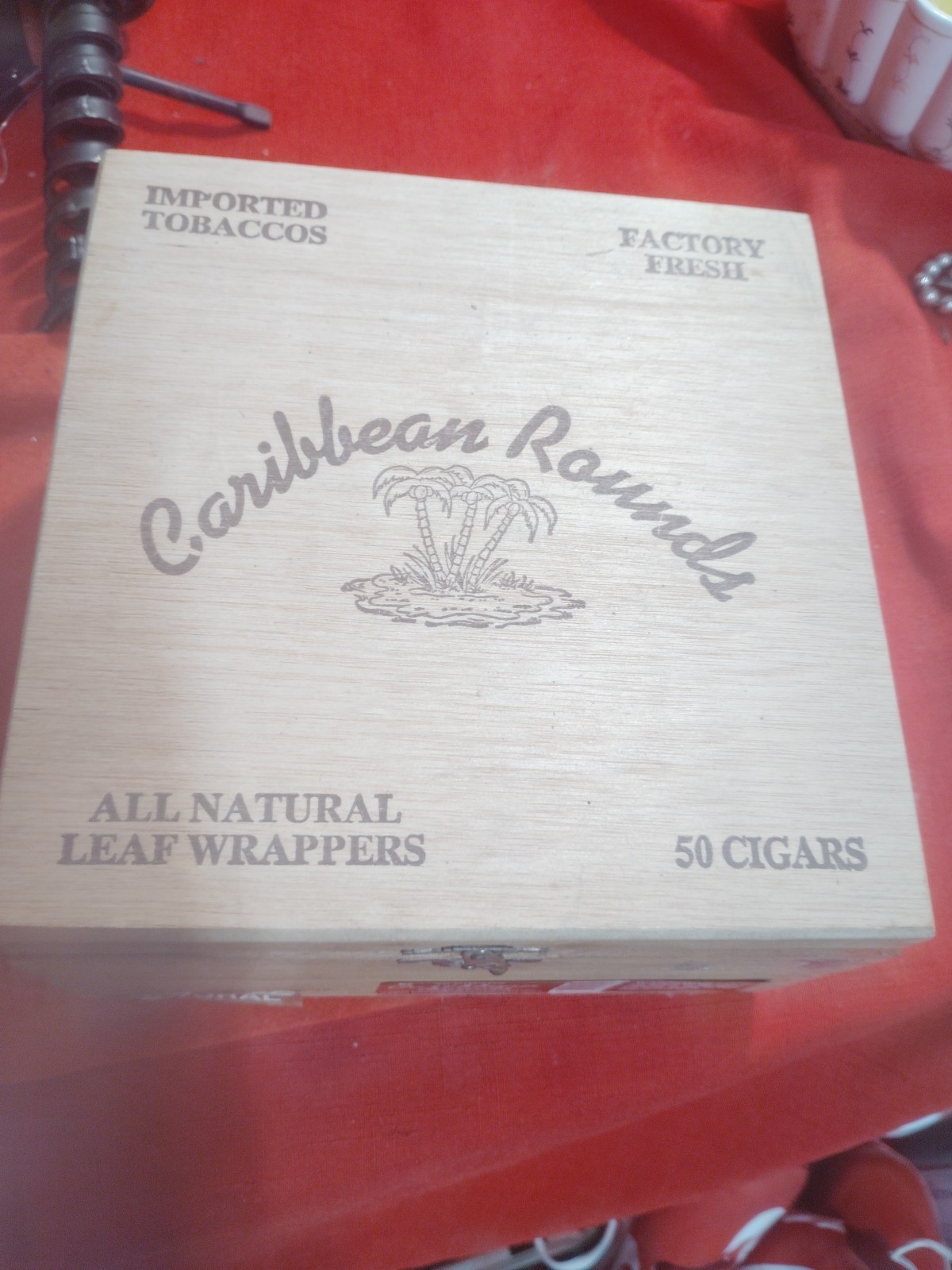 Wooden Cigar Box Caribbean Rounds  Vintage w/Metal Hinges & Latch Held 50 Cigars