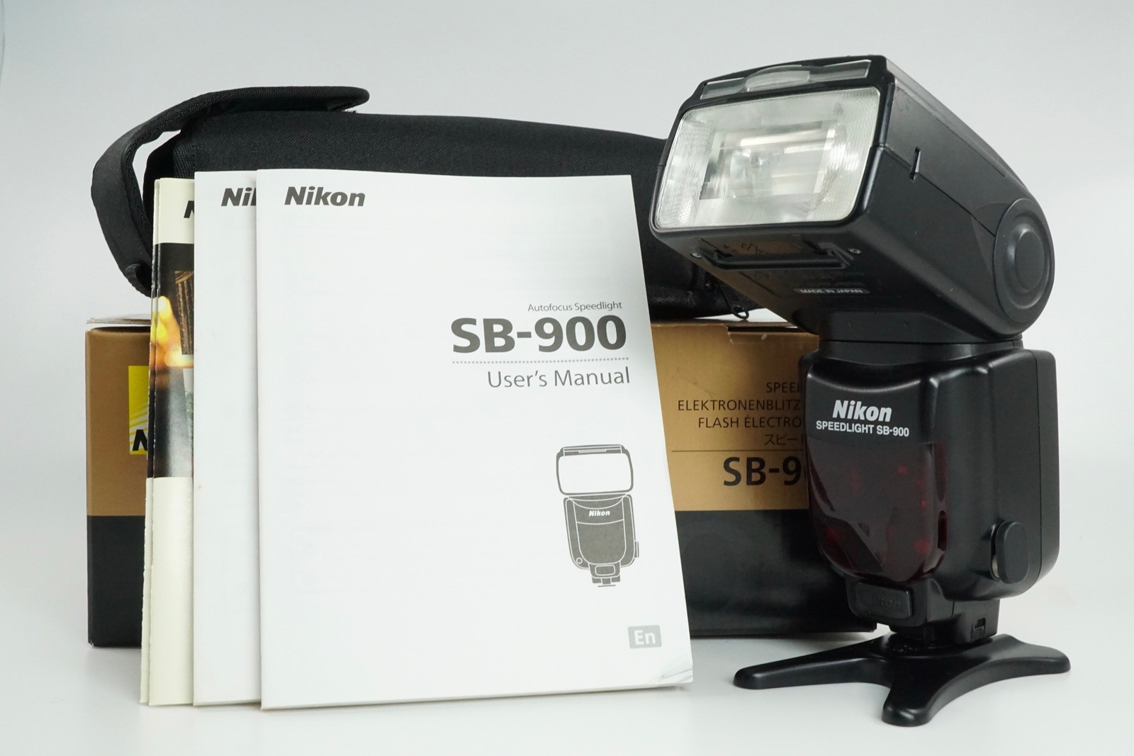 Nikon Speedlight SB-900 Shoe Mount Flash