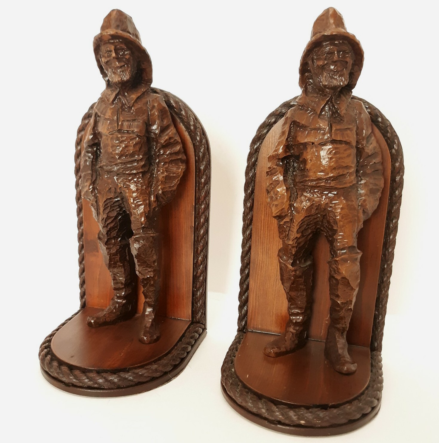Vintage Fisherman Bookends Wood & resin w/ Rope Trim 11.25" Tall