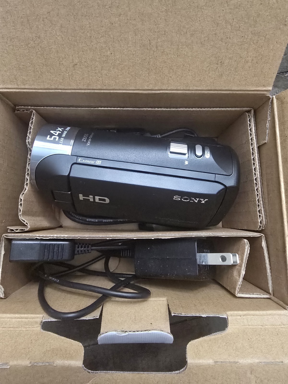 Sony CX240 Handycam Video Camera 54x Zoom 9.2MP 1080p Full HD Image Stabilzation