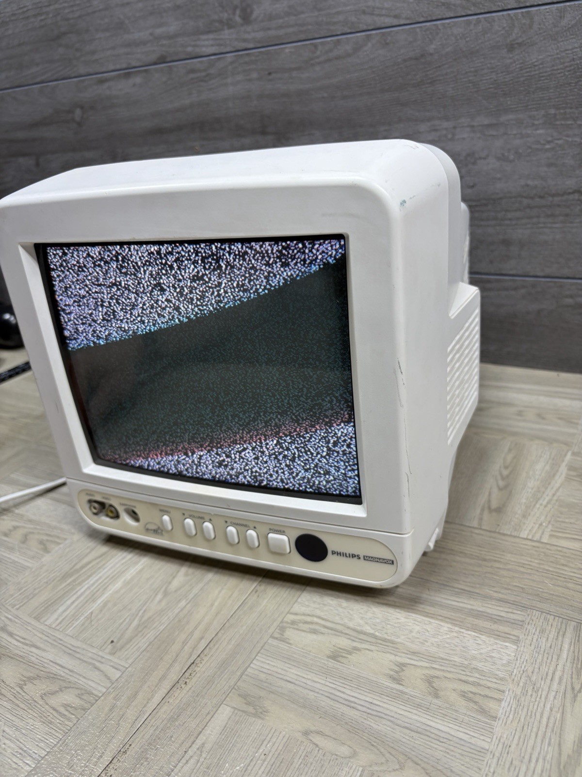 NO REMOTE Philips Magnovox PR0930X1  9" CRT Color TV Retro Gaming TV Tested