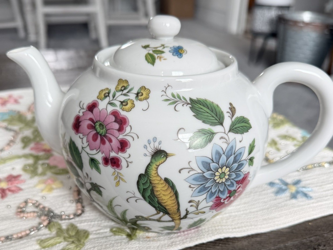 HOUSE OF PRILL  Porcelain ASIAN BIRD IN TREE INDIAN Teapot 🦜 Beautiful!