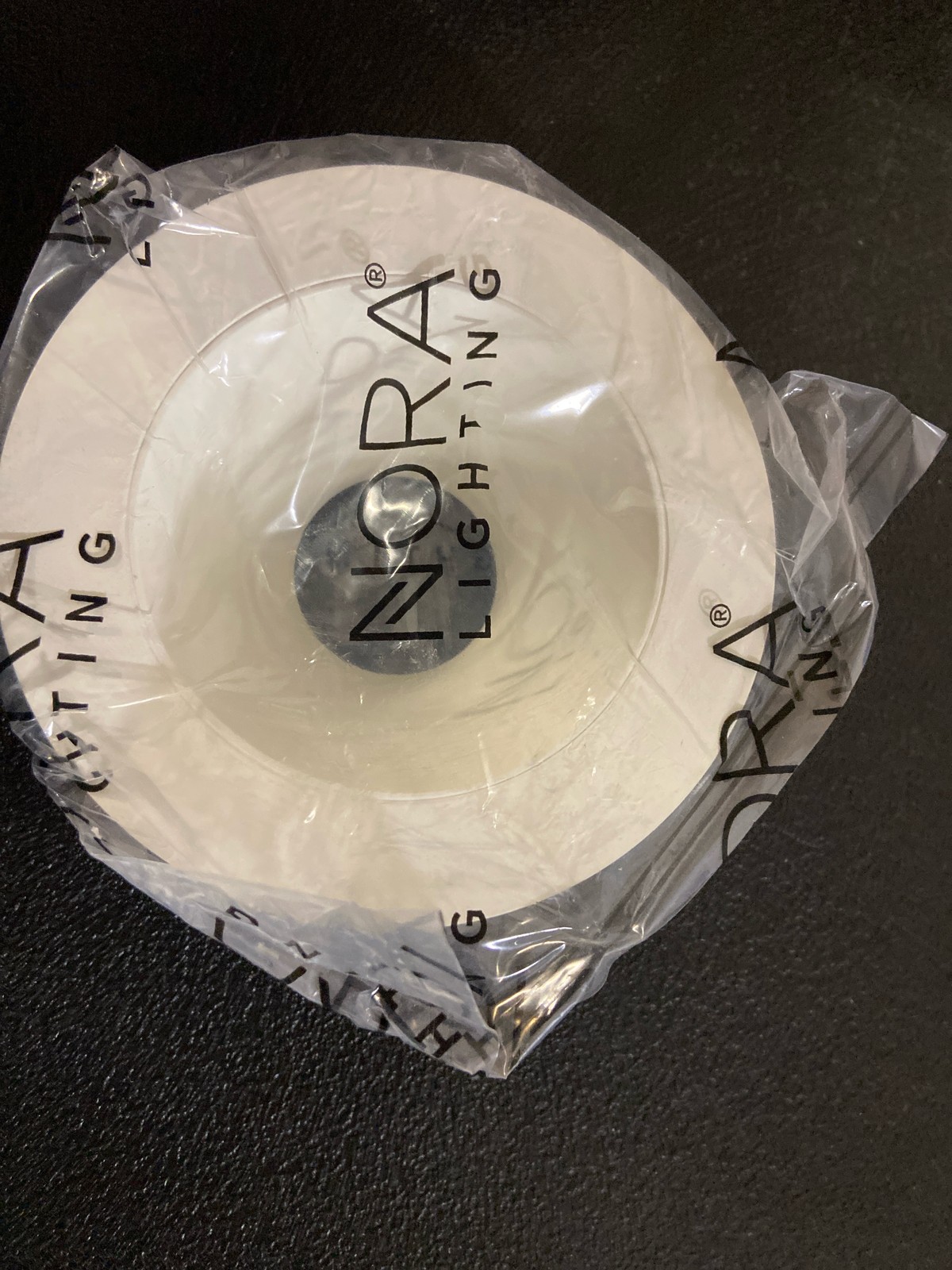 Nora Lighting NIO-4RNDC30XWW/10 4" Iolite LED Reflector, 1000lm, 14W, 3000K