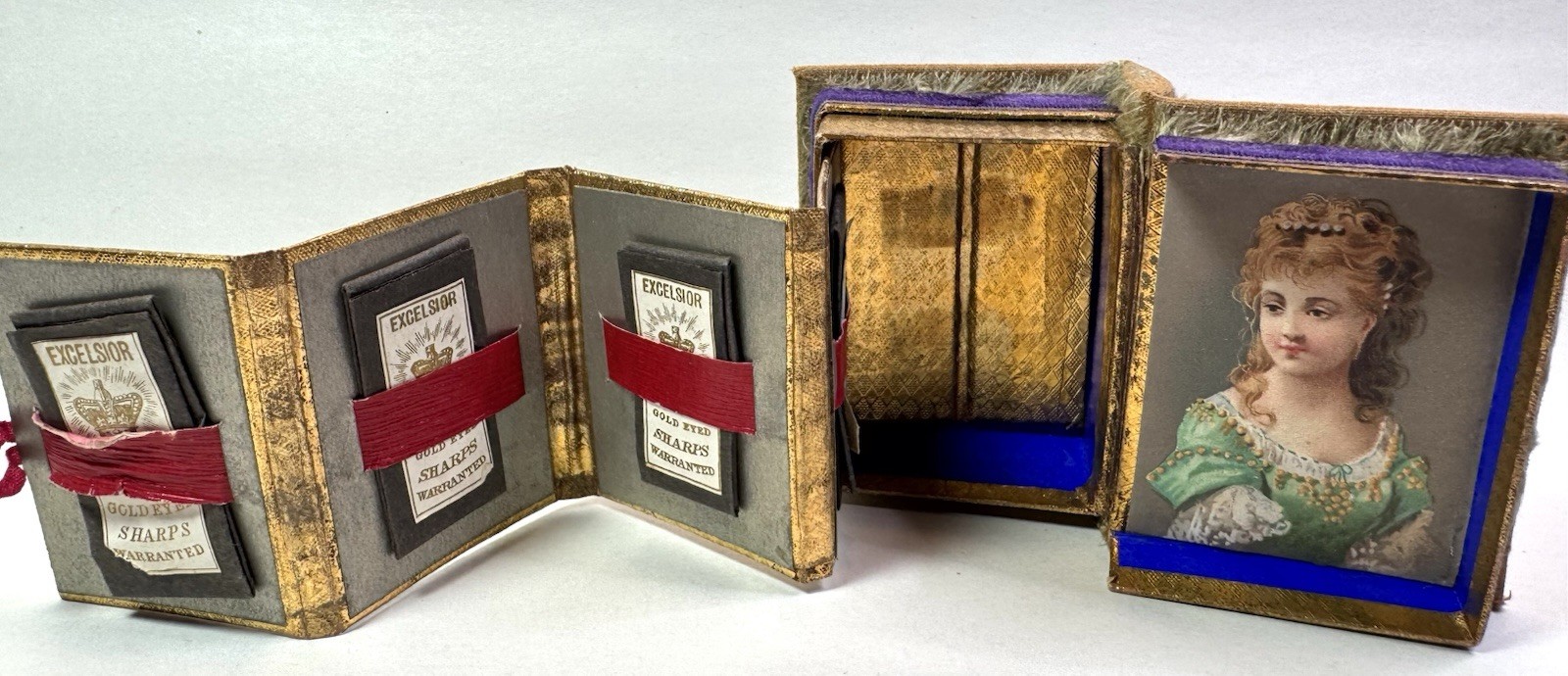 Beautiful Antique Victorian Velvet Accordion Sewing Needle Case Book W/ Needles