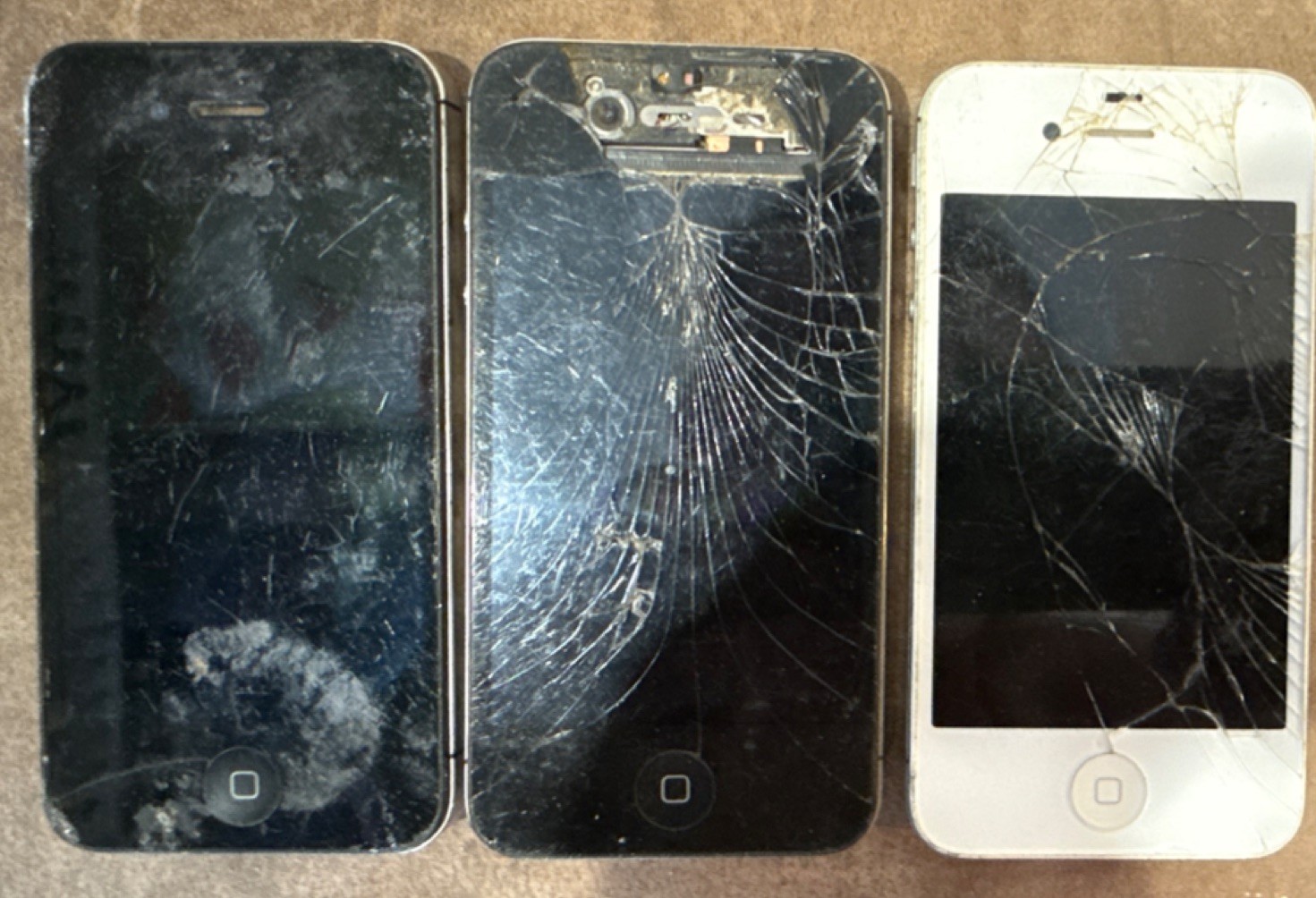 Apple Lot of 3 iPhone 4  A1349 cell phones parts or repair