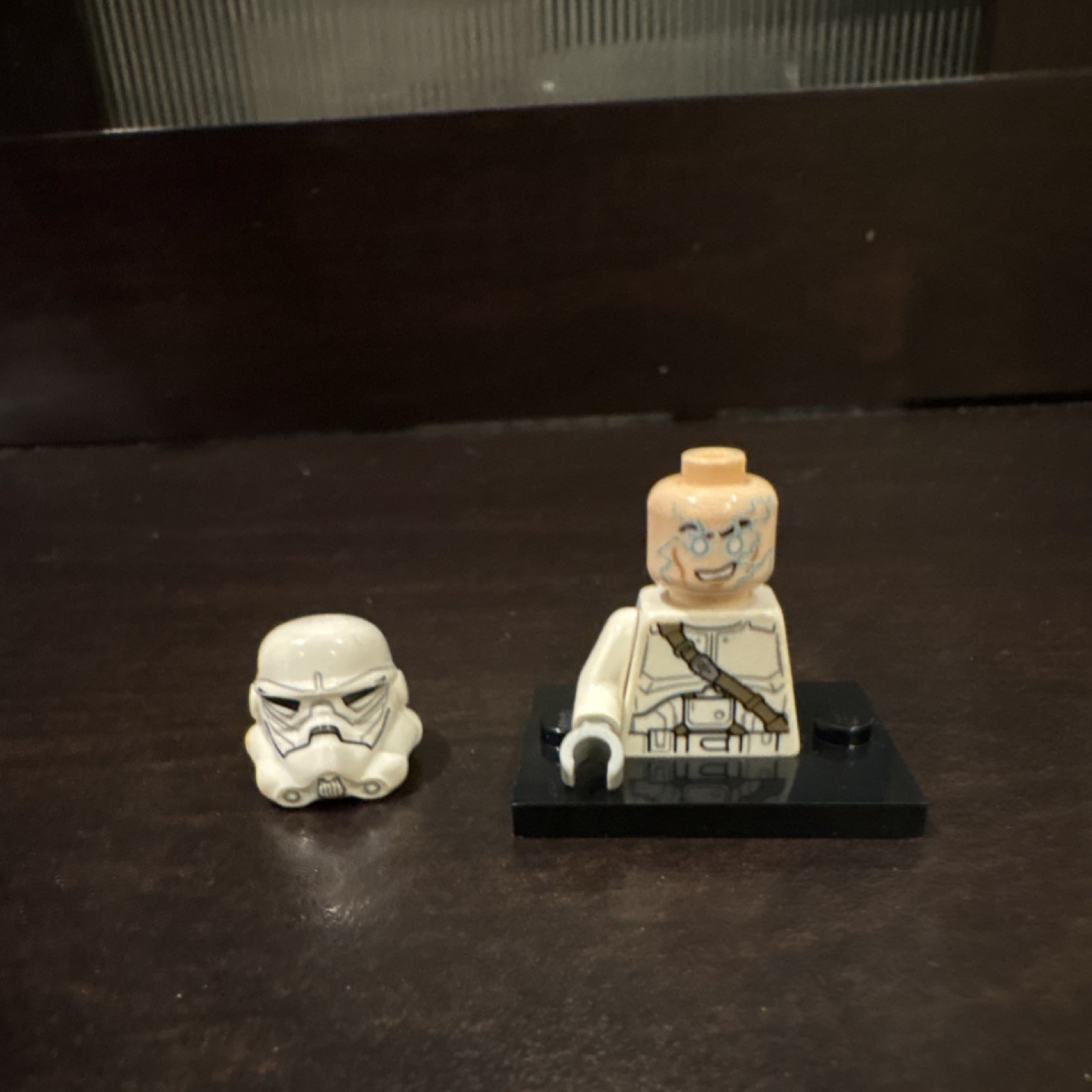 LEGO Jek-14 Minifigure - 75051 Star Wars - Jedi Scout Fighter MISSING ARM & LEGS