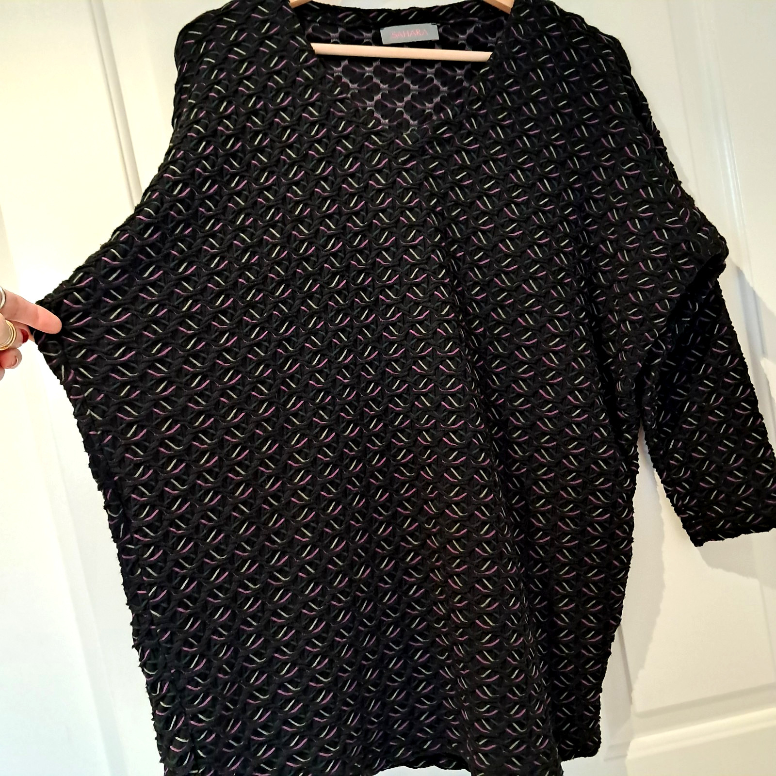 Sahara Top Black Purple Size S M Relaxed Stretchy Textured Thick Geometric