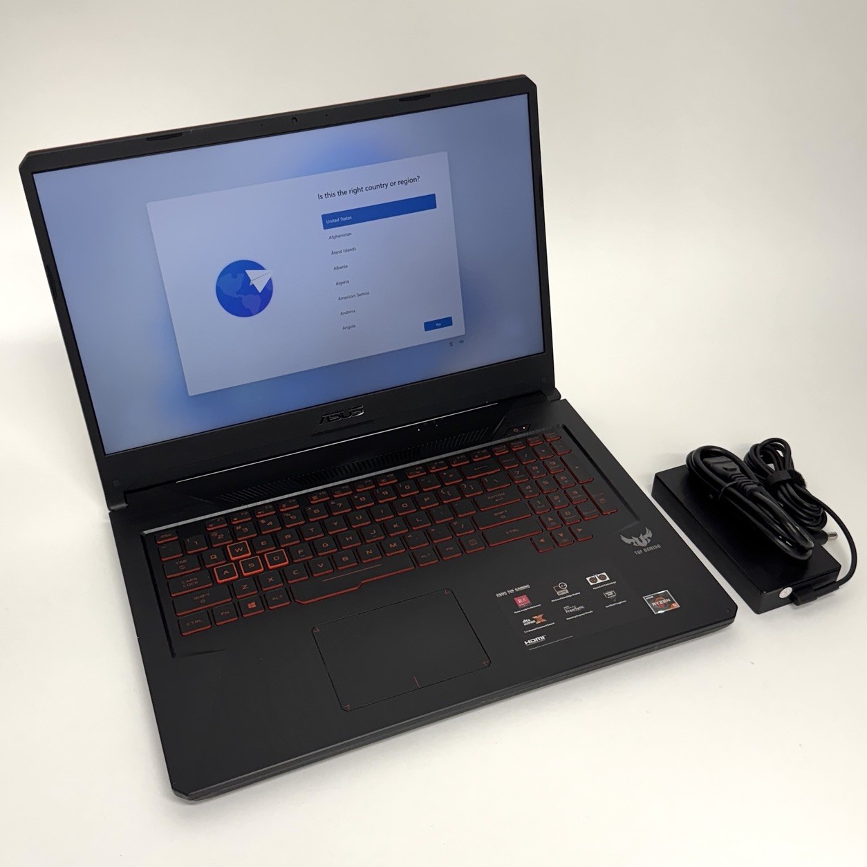 ASUS TUF Gaming FX705DY 17.3" FHD (1TB SSD, Ryzen 5 3550H, RX 560X, 8GB RAM)