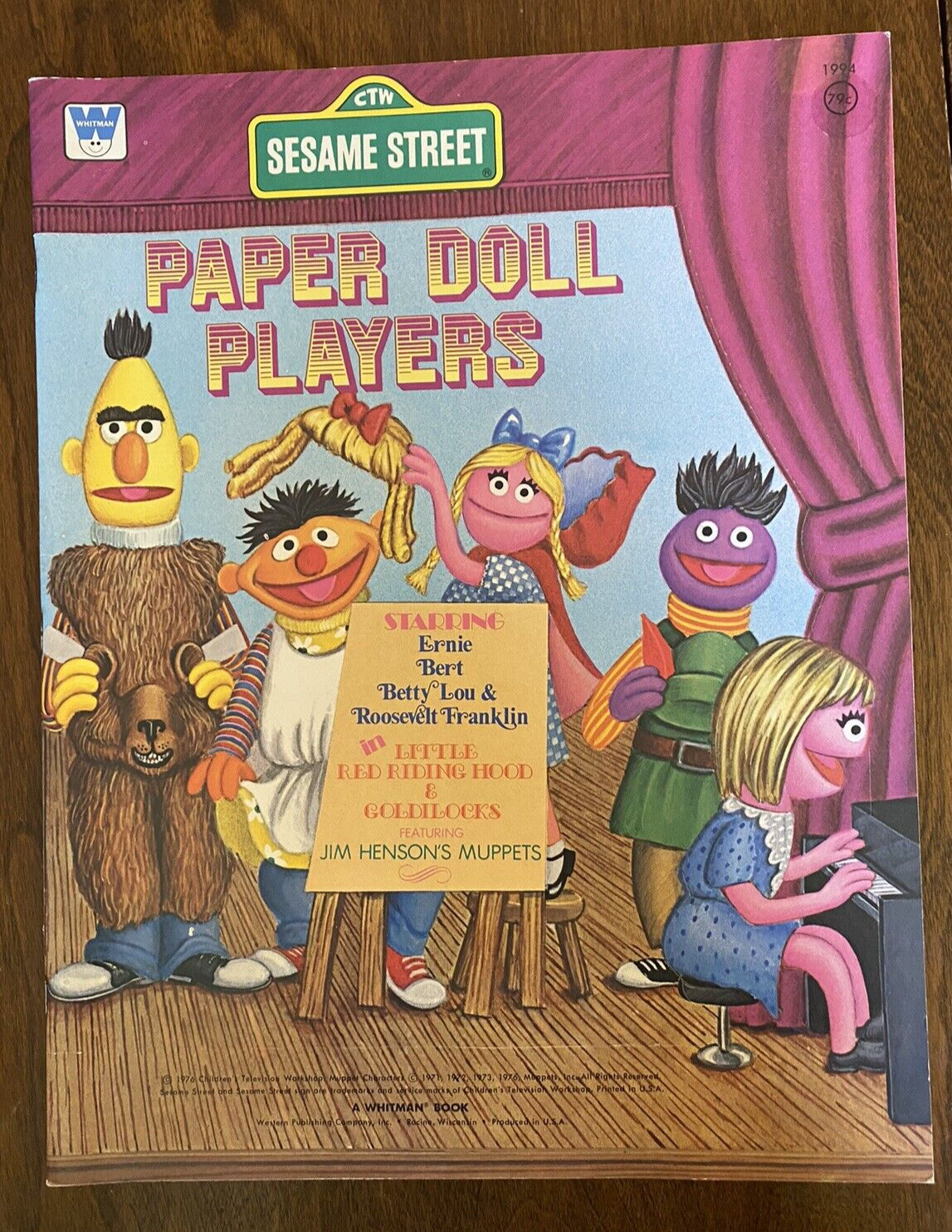 Vintage Sesame Street Players Paper Doll Book 1976 UNCUT 4 Dolls- Whitman