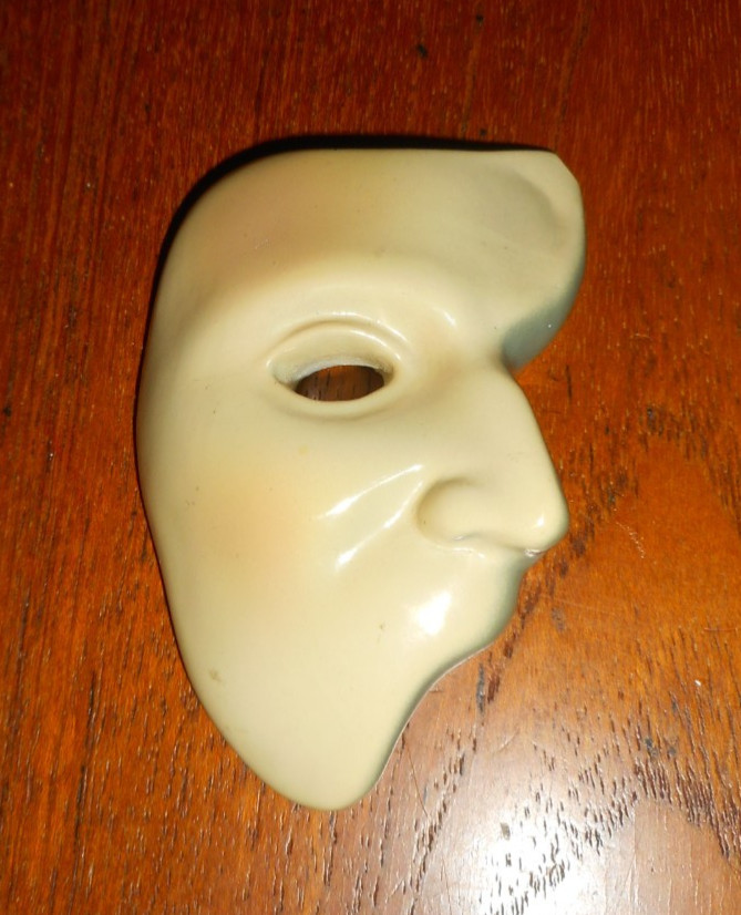 Vintage "Phantom Of The Opera Mask" Ceramic Magnet - Clay Art 1989