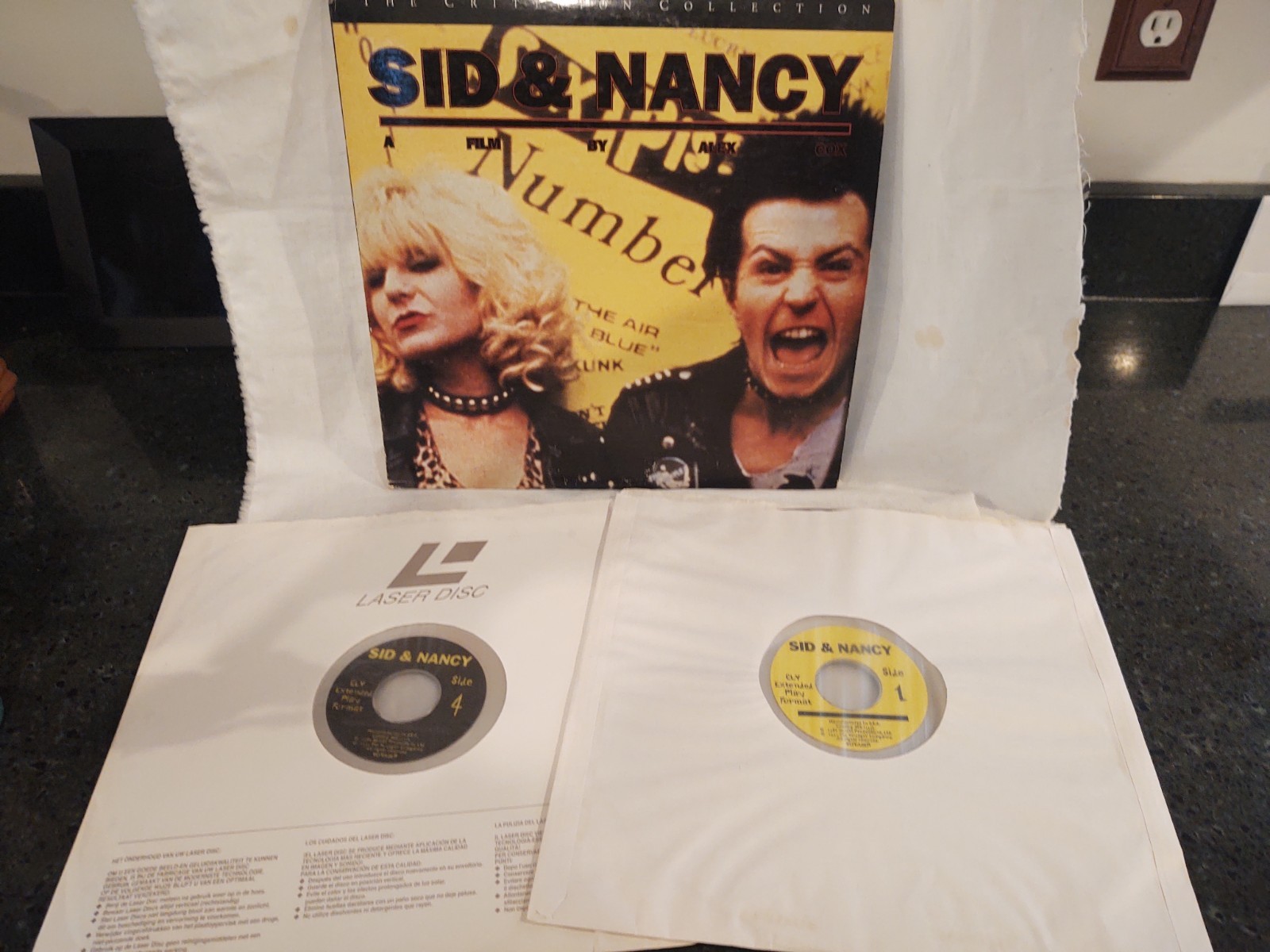 Sid & Nancy Criterion Collection 2-Laserdiscs in Excellent Condition