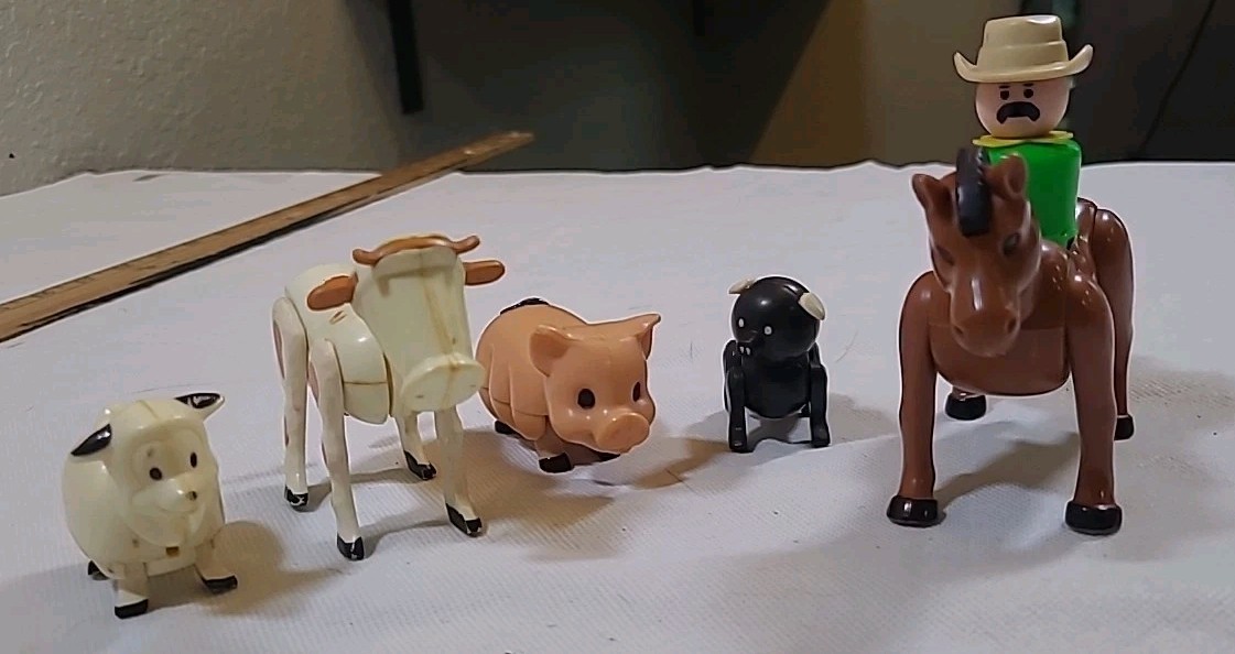 Plastic Vinyage Farm Toys Hong Kong Cow Sheep Pig Horse Playskol Little People